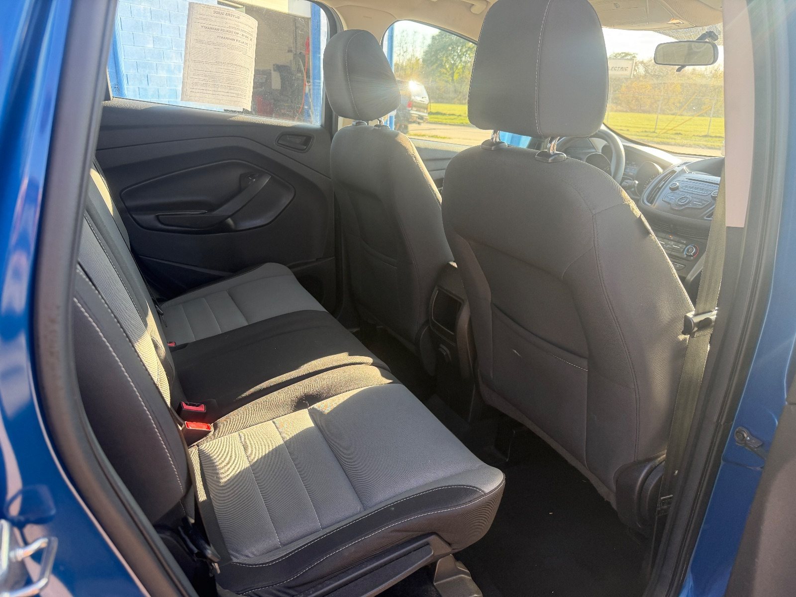 Vehicle photo 12
