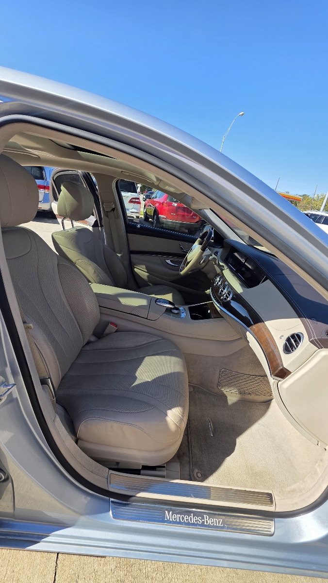 Vehicle photo 10