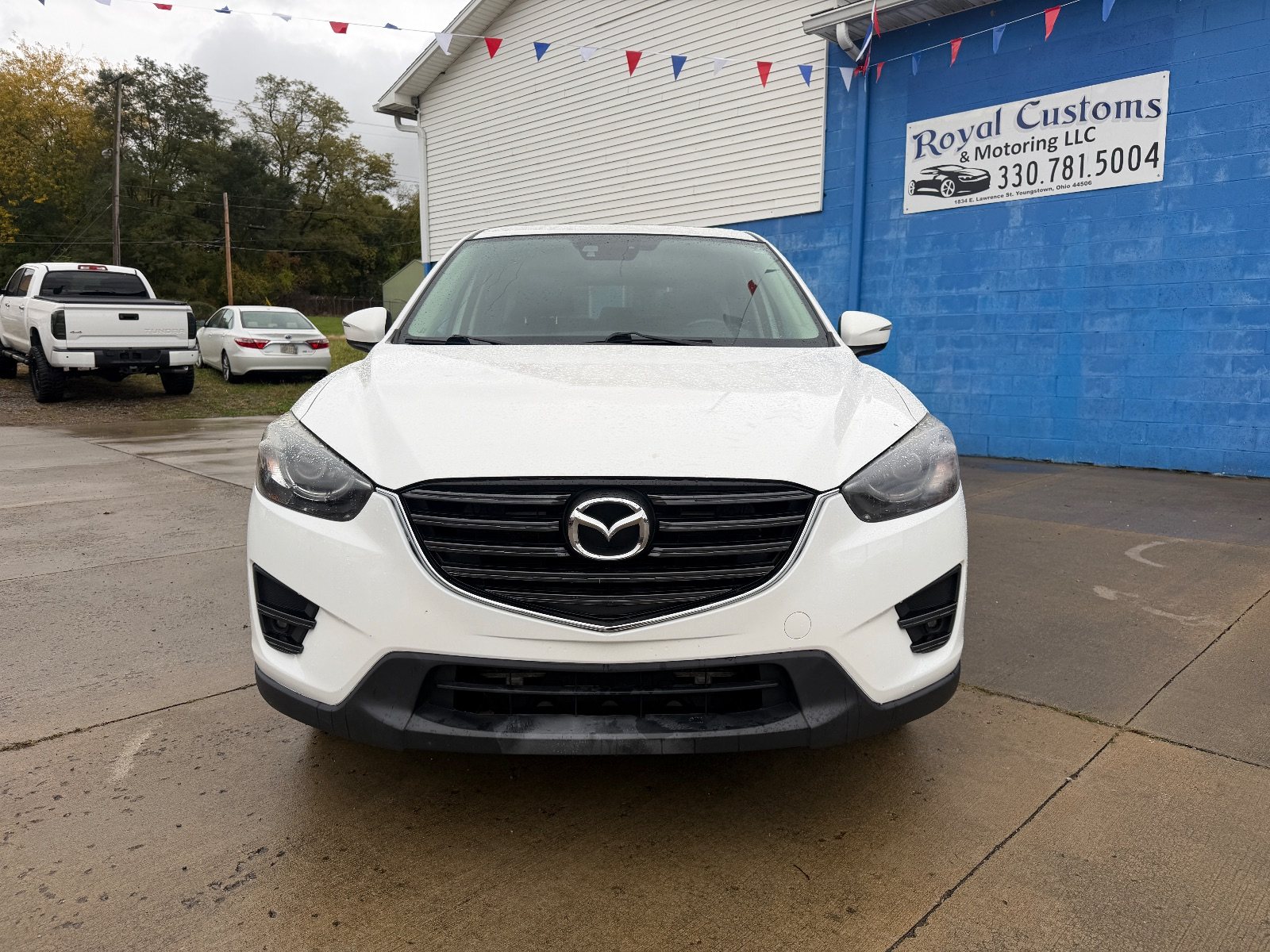 Vehicle photo 2