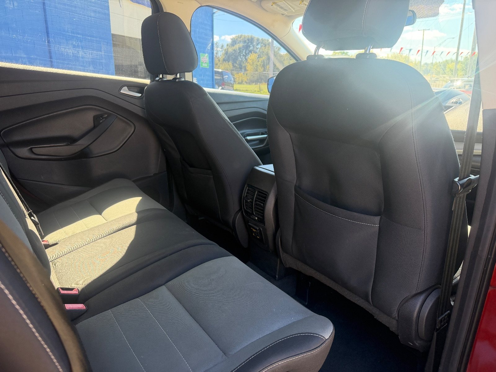 Vehicle photo 11