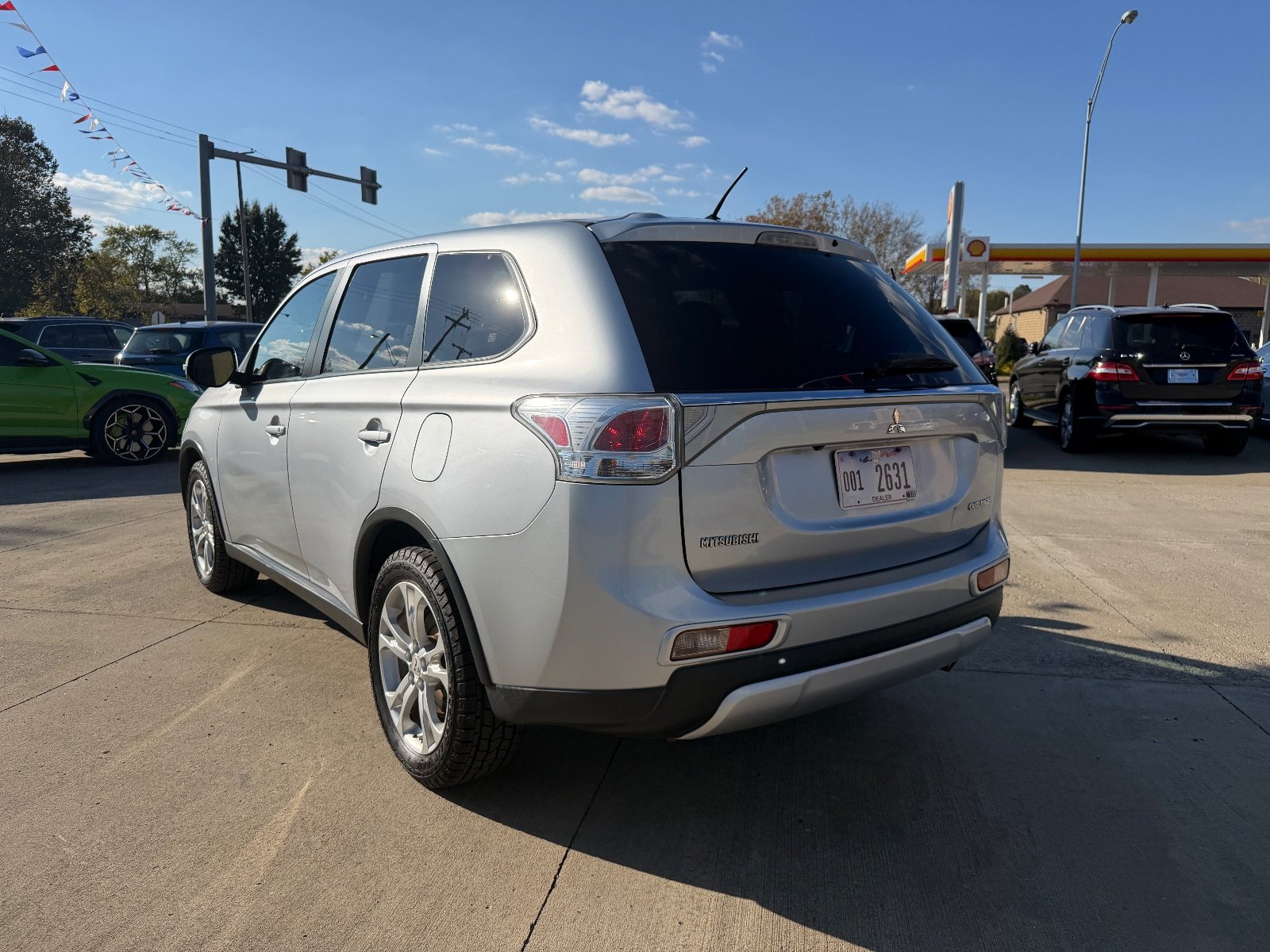 Vehicle photo 4