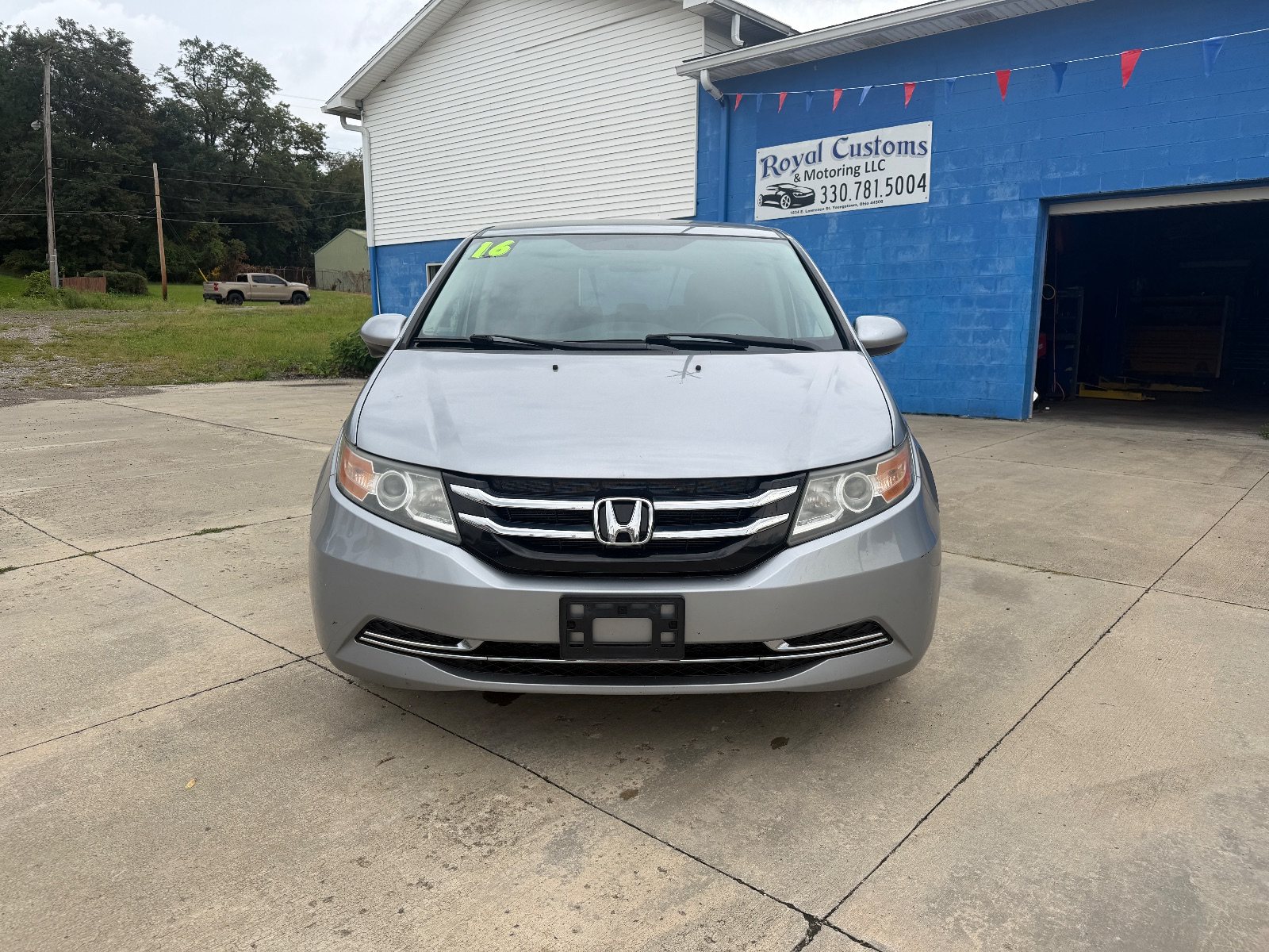 Vehicle photo 2