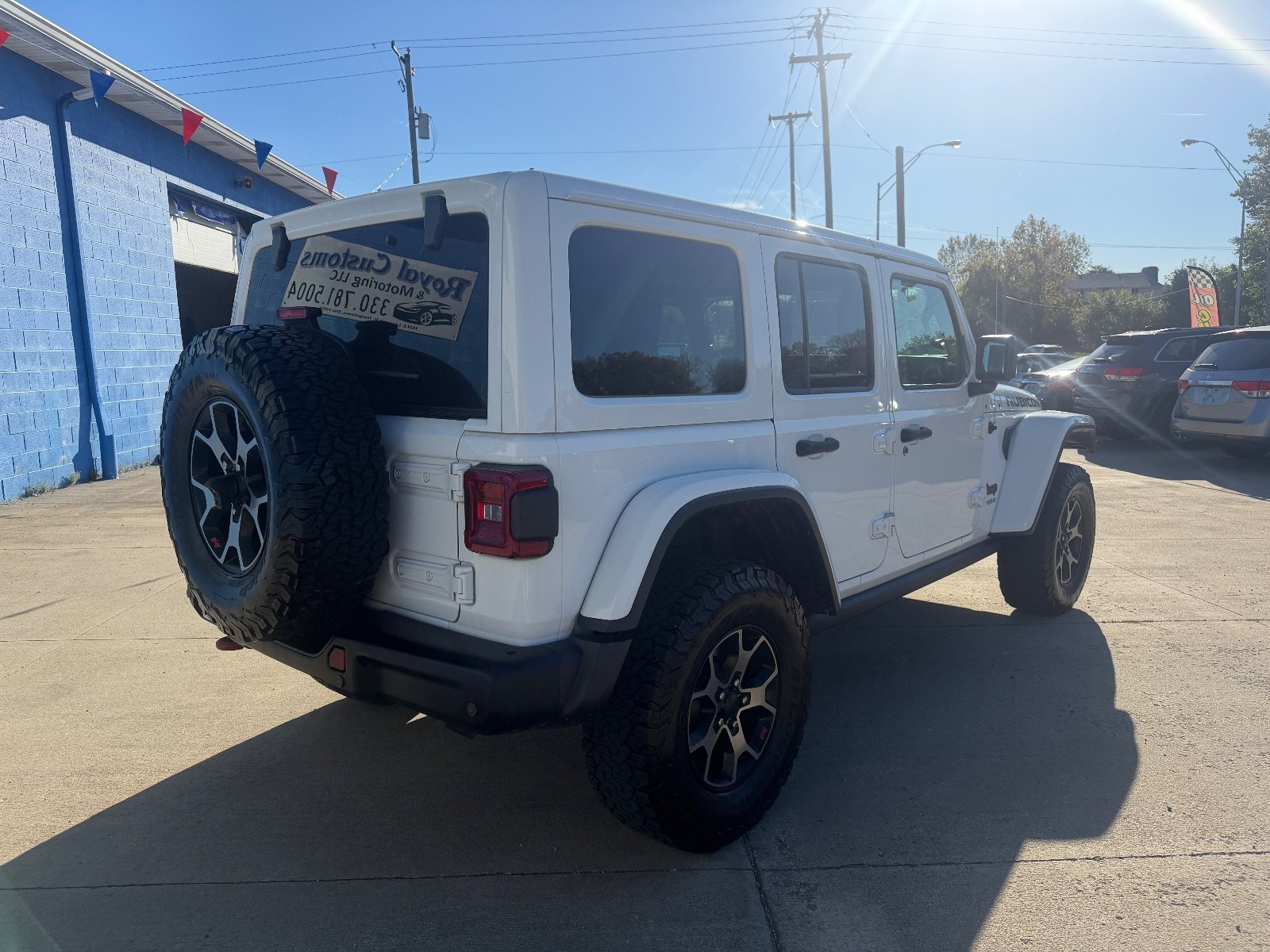Vehicle photo 6