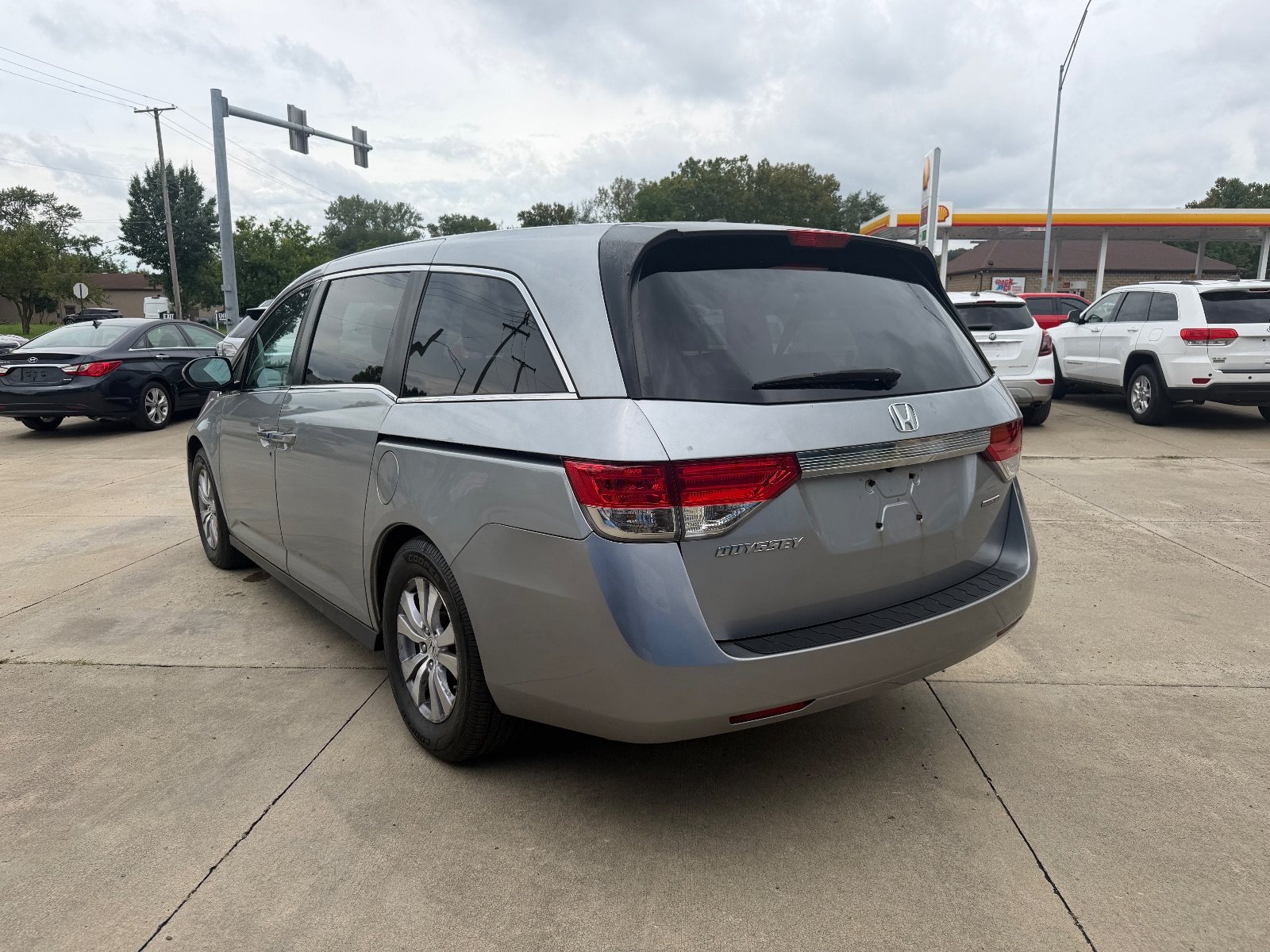 Vehicle photo 4