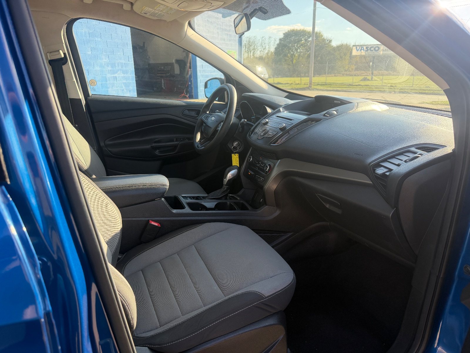 Vehicle photo 10