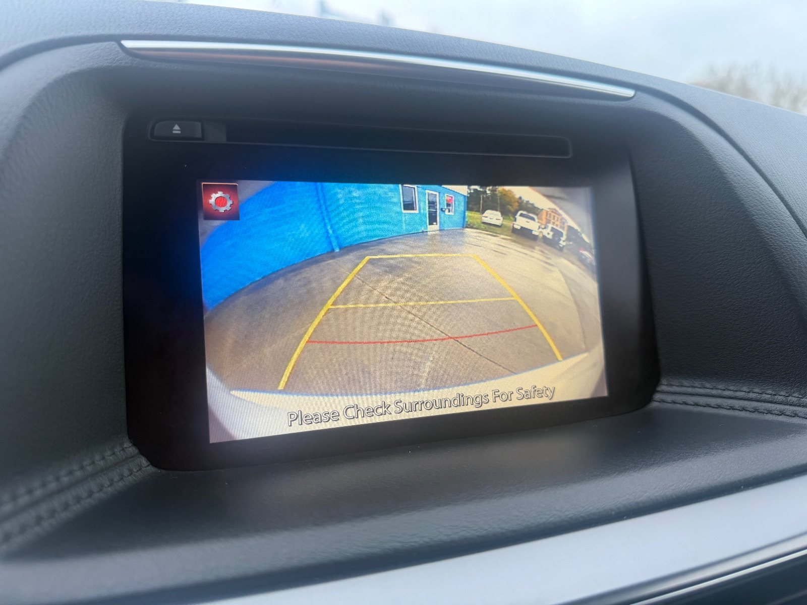 Vehicle photo 9