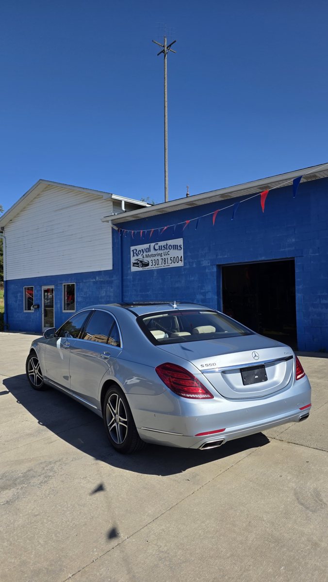Vehicle photo 4