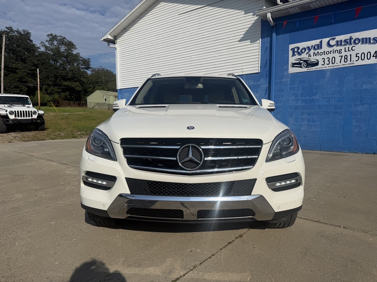 Vehicle photo 2
