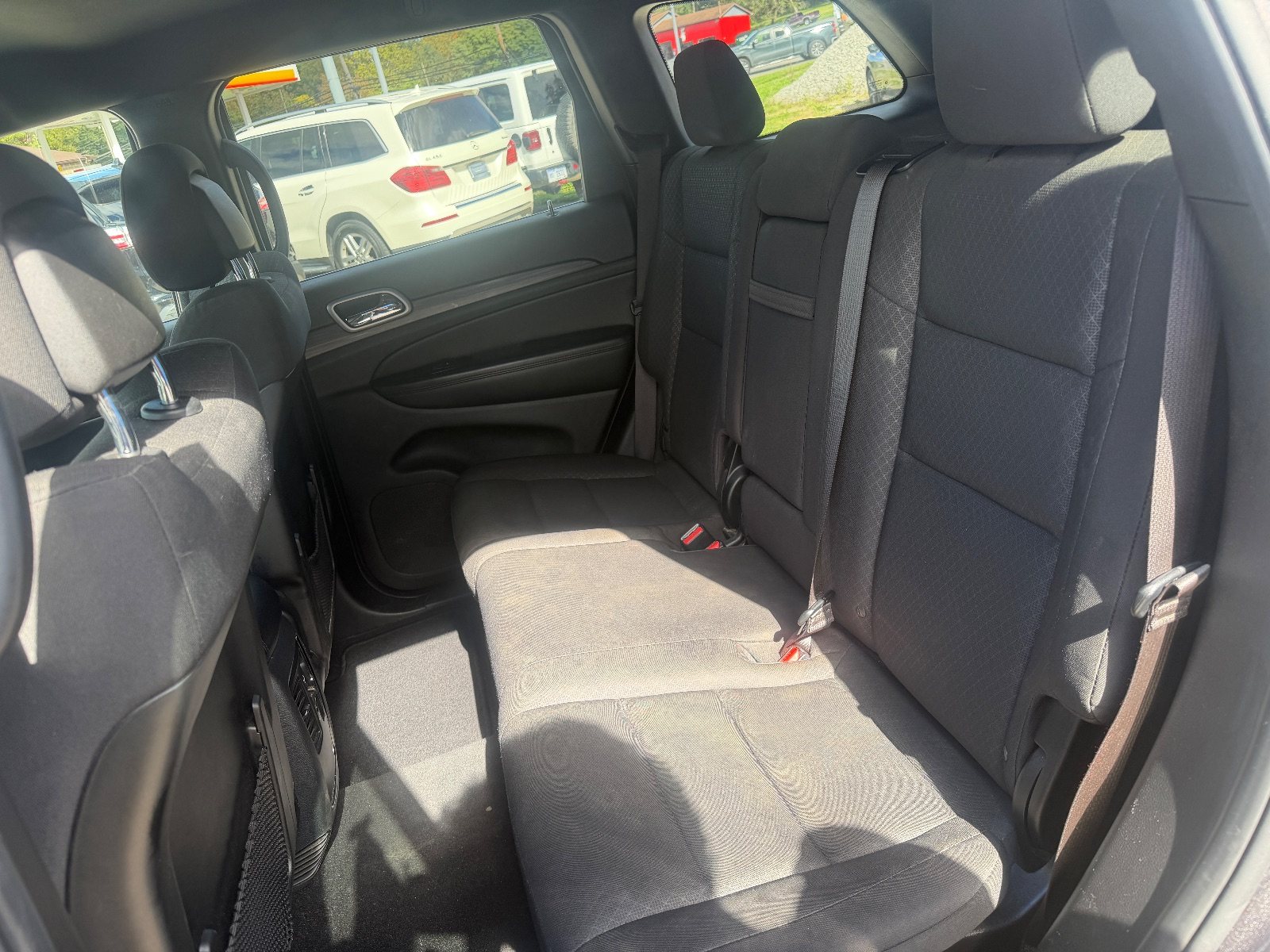 Vehicle photo 12