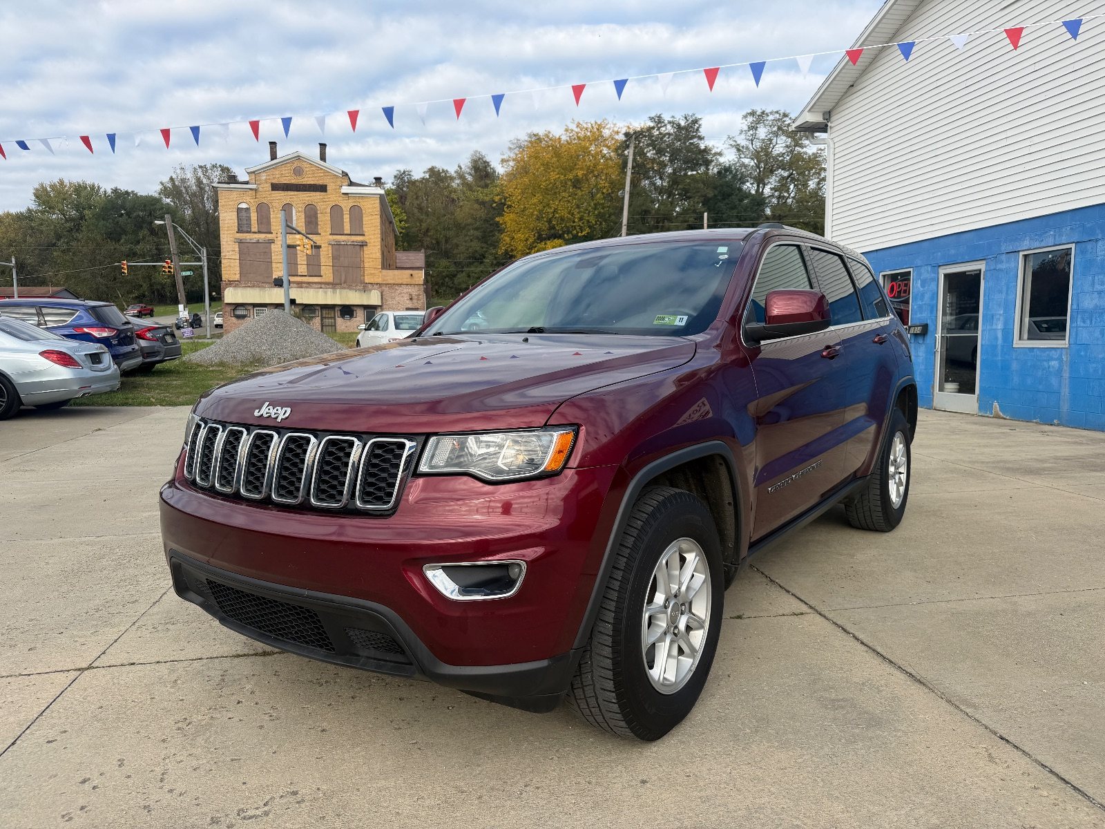 Vehicle photo 3
