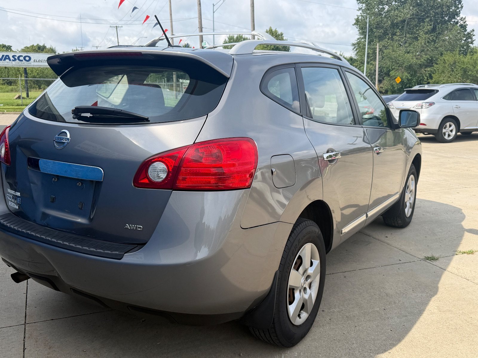 Vehicle photo 5