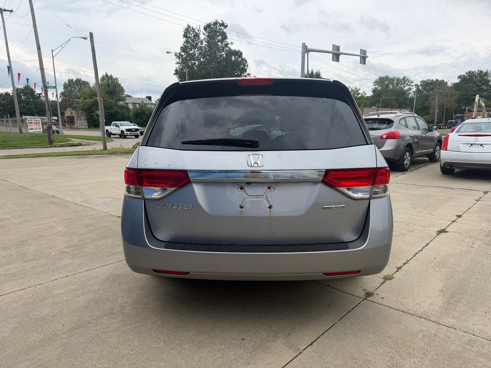 Vehicle photo 5