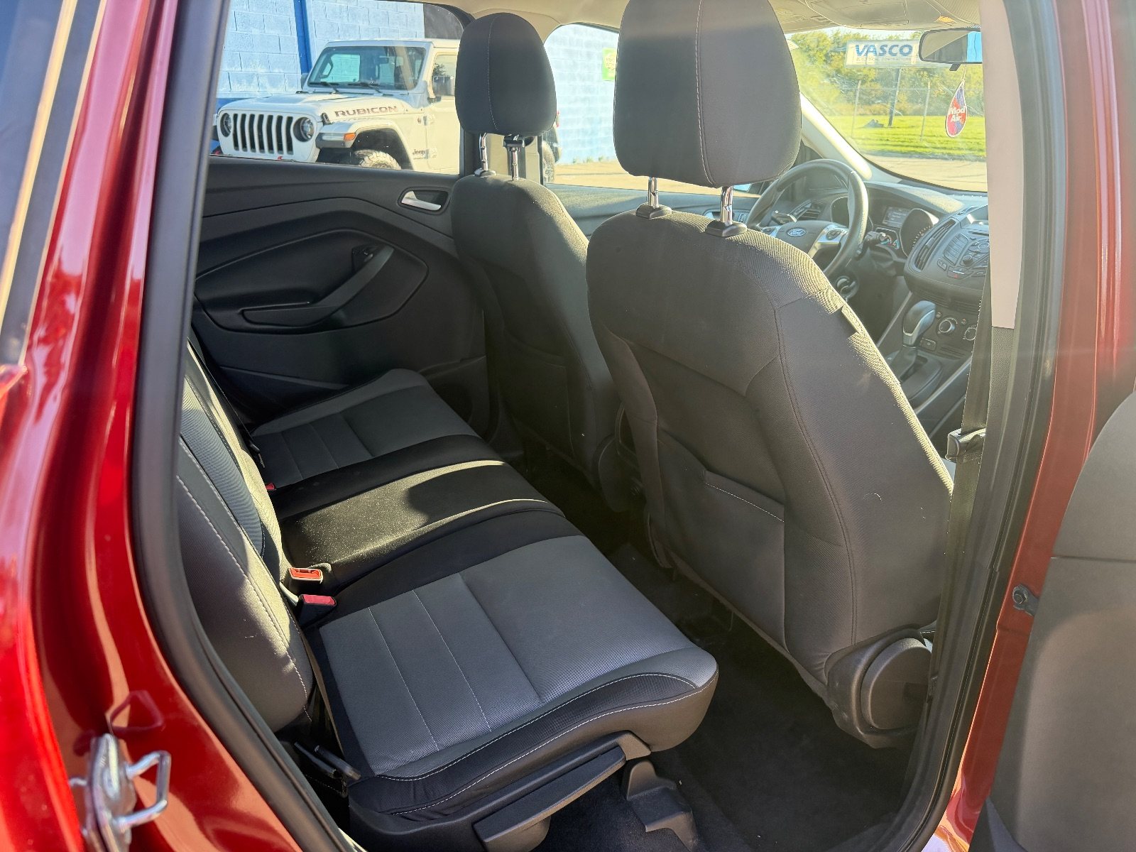 Vehicle photo 11