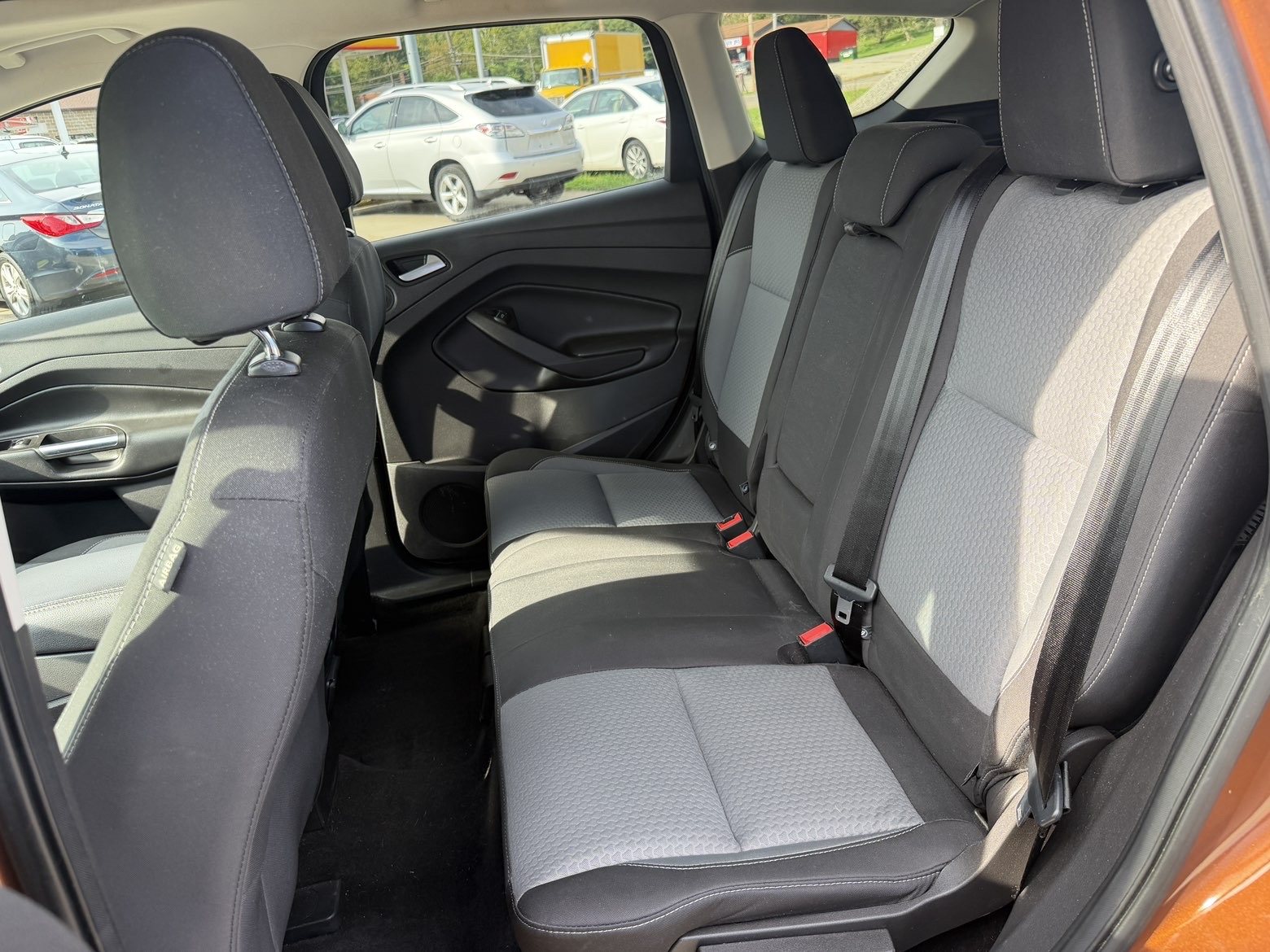 Vehicle photo 12