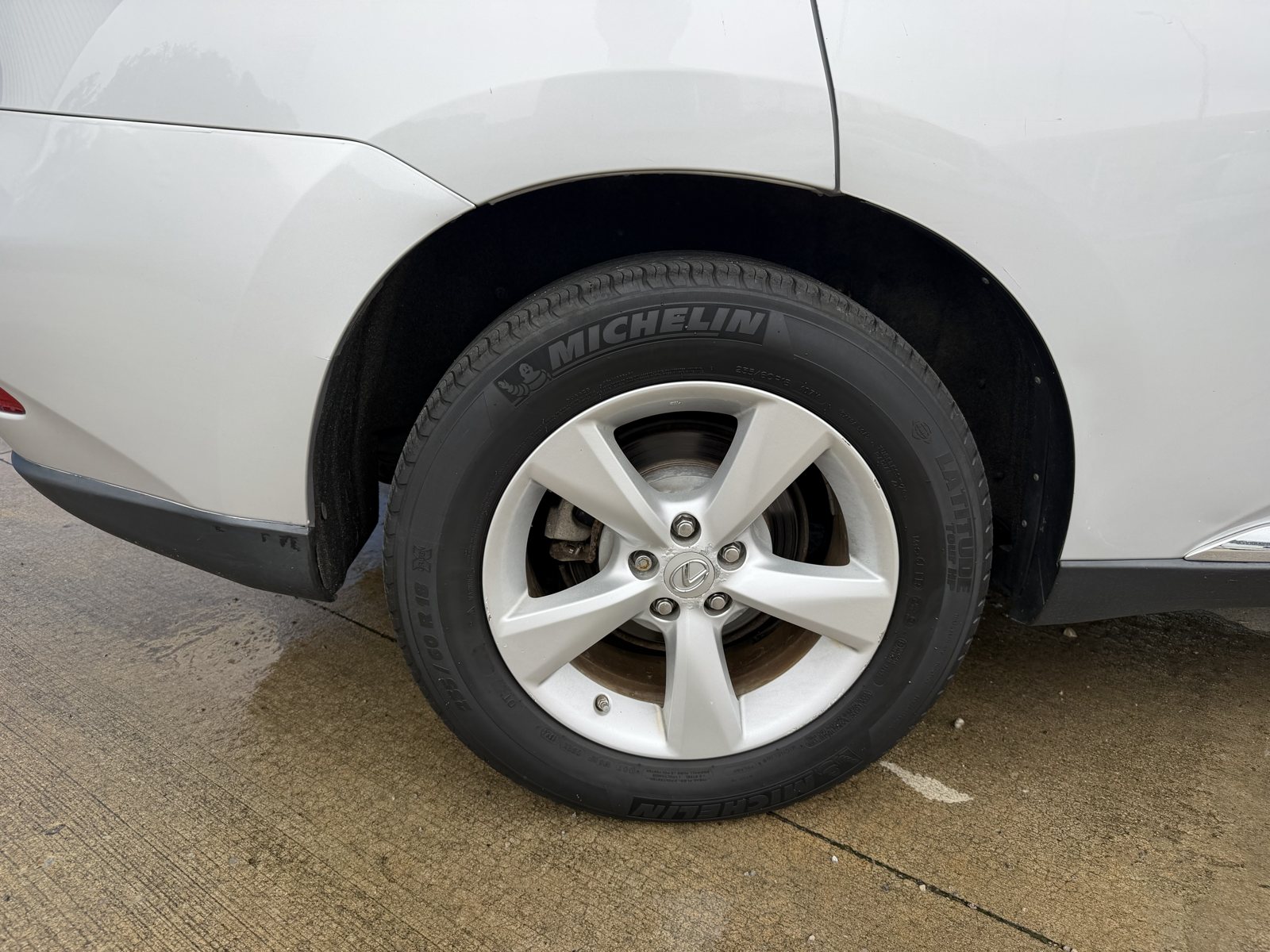 Vehicle photo 13