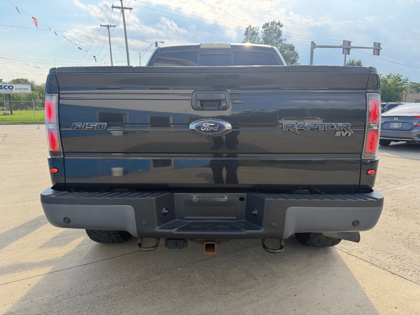 Vehicle photo 6