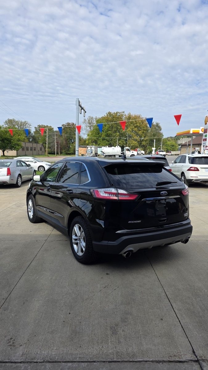 Vehicle photo 6