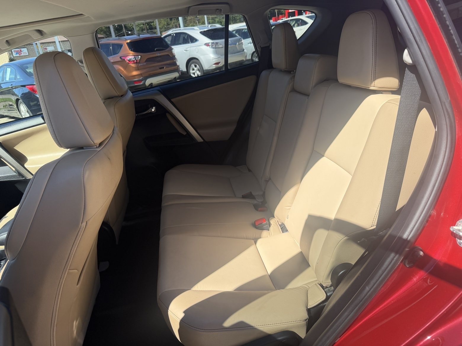Vehicle photo 11