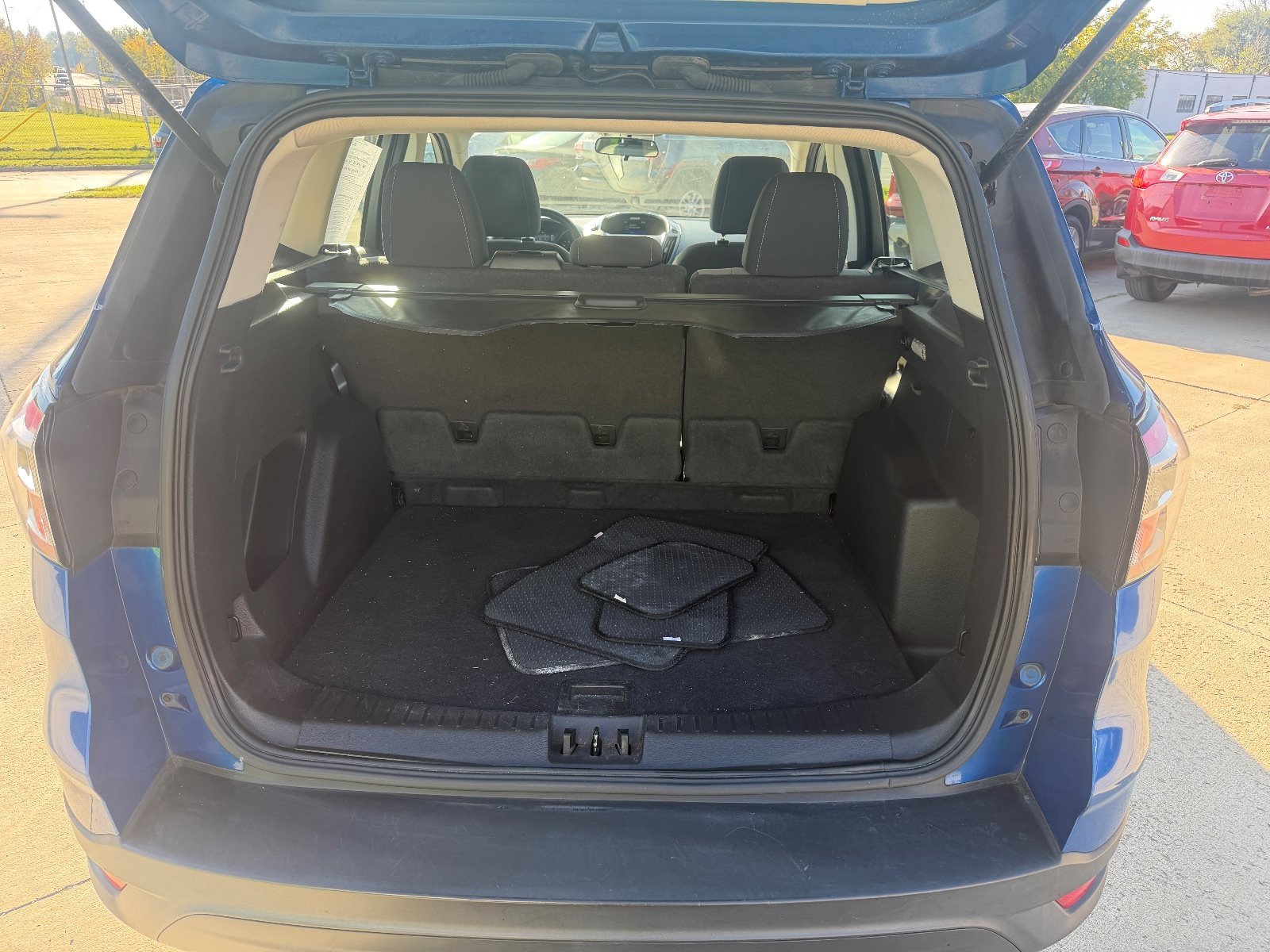 Vehicle photo 13