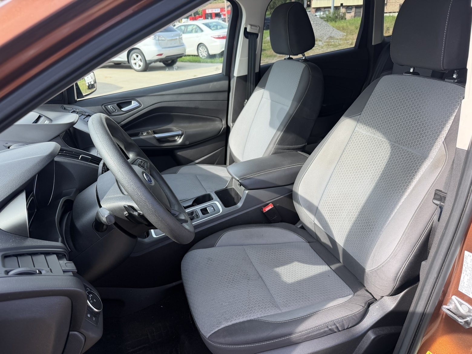 Vehicle photo 8