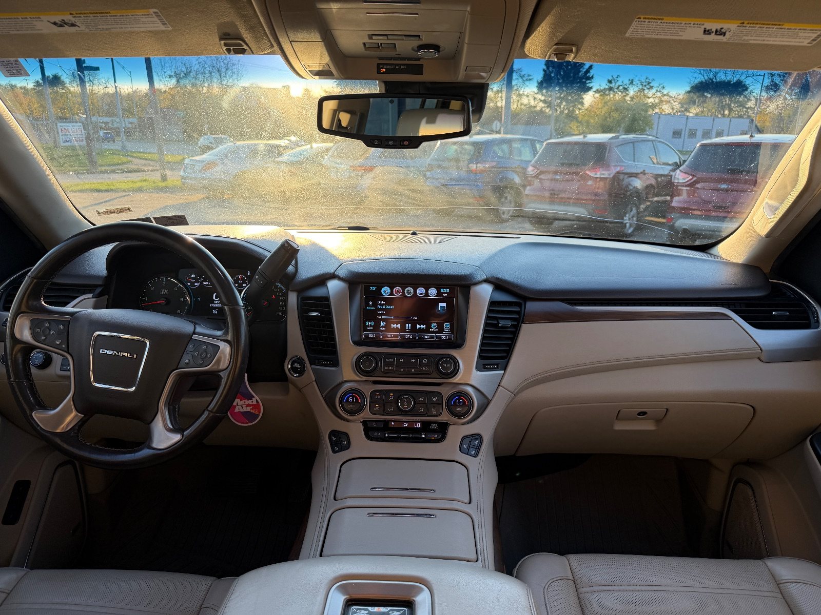 Vehicle photo 8