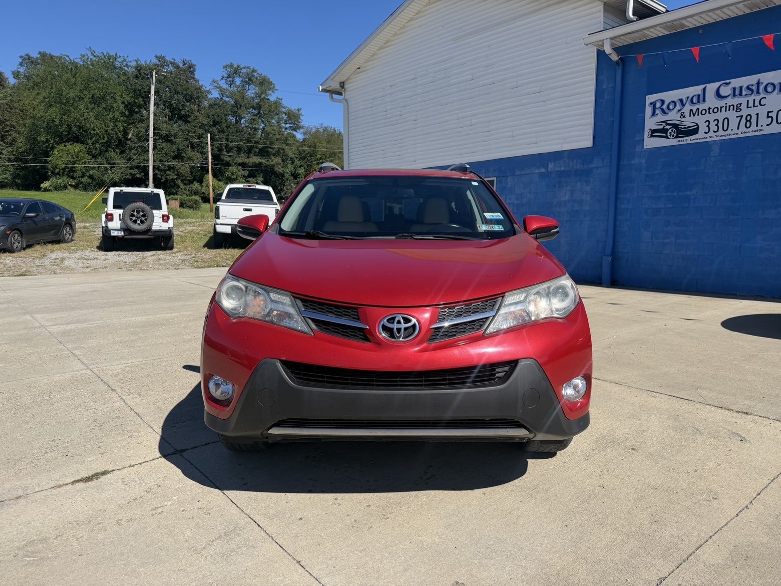 Vehicle photo 2