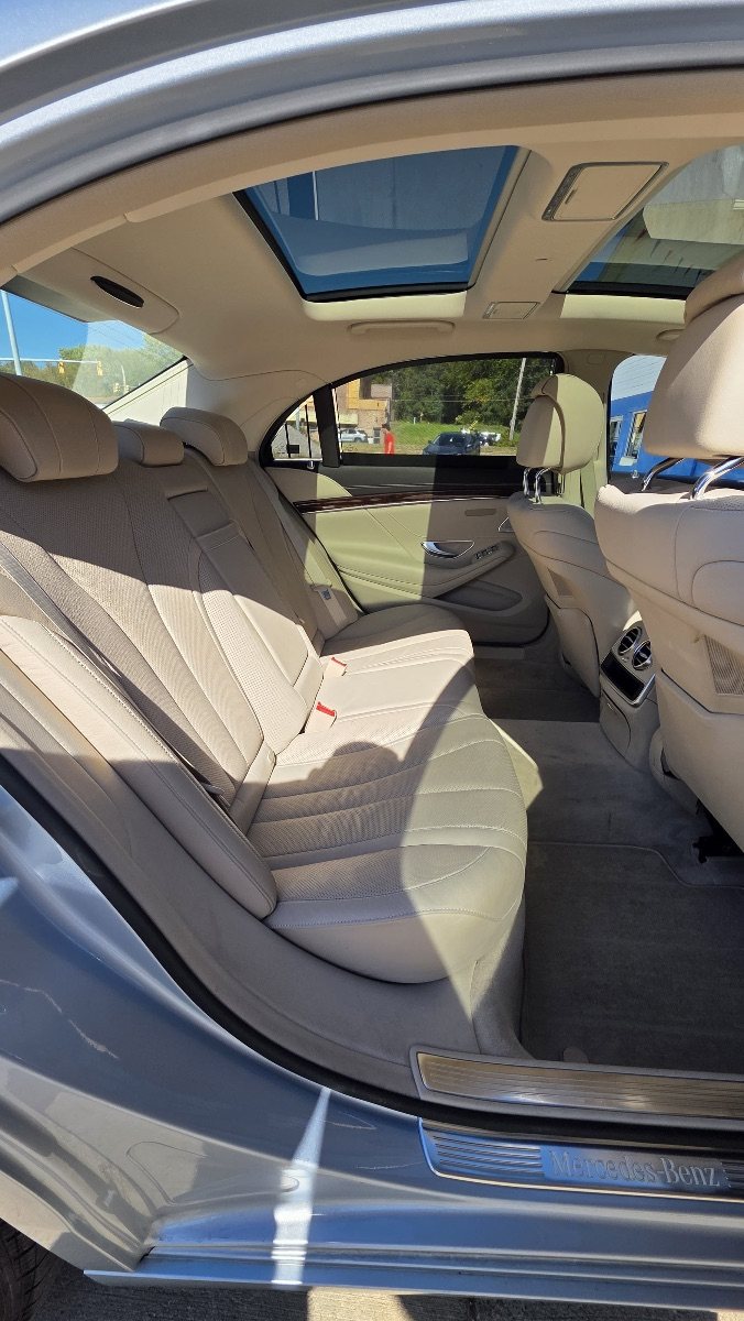 Vehicle photo 11