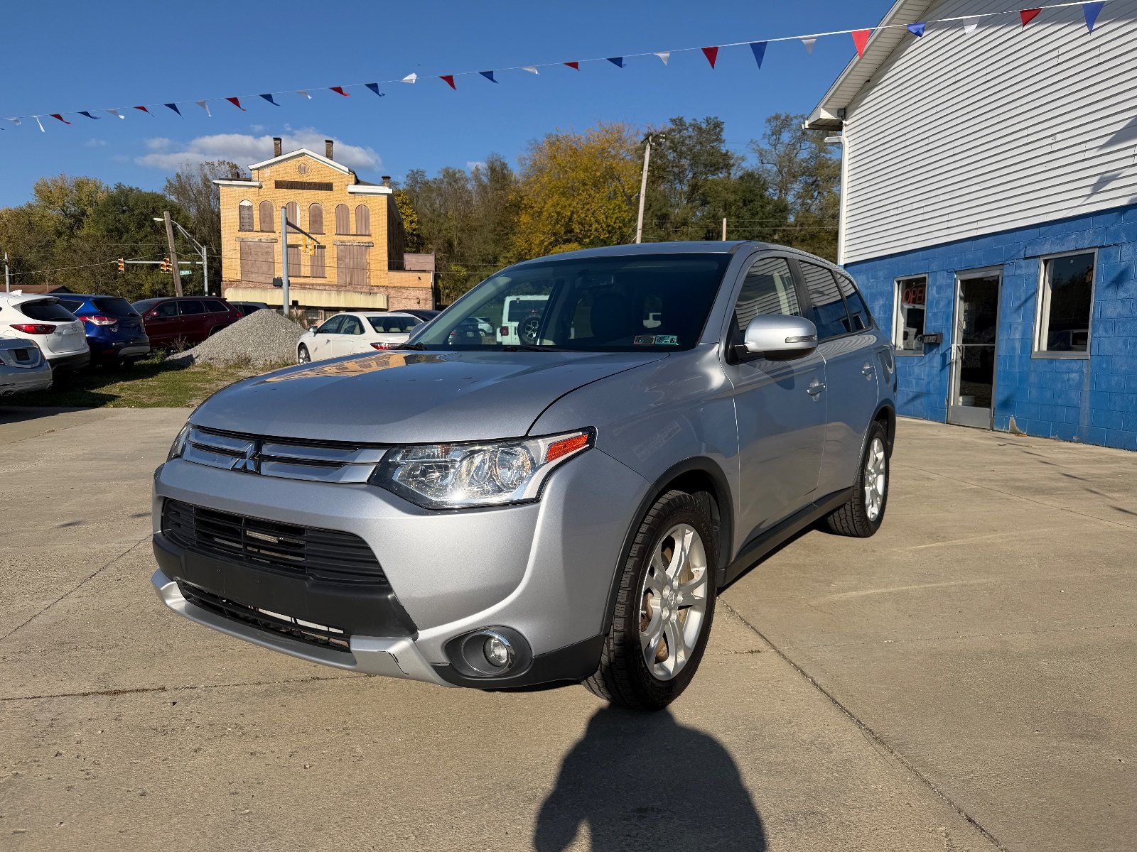 Vehicle photo 3