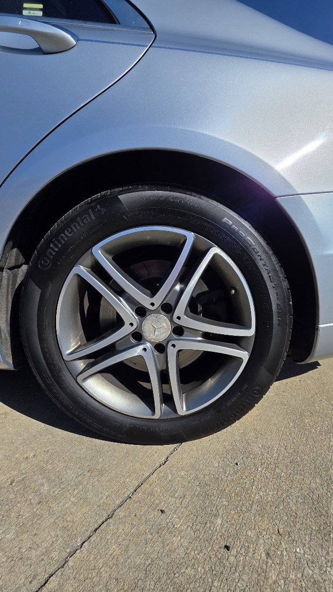Vehicle photo 14