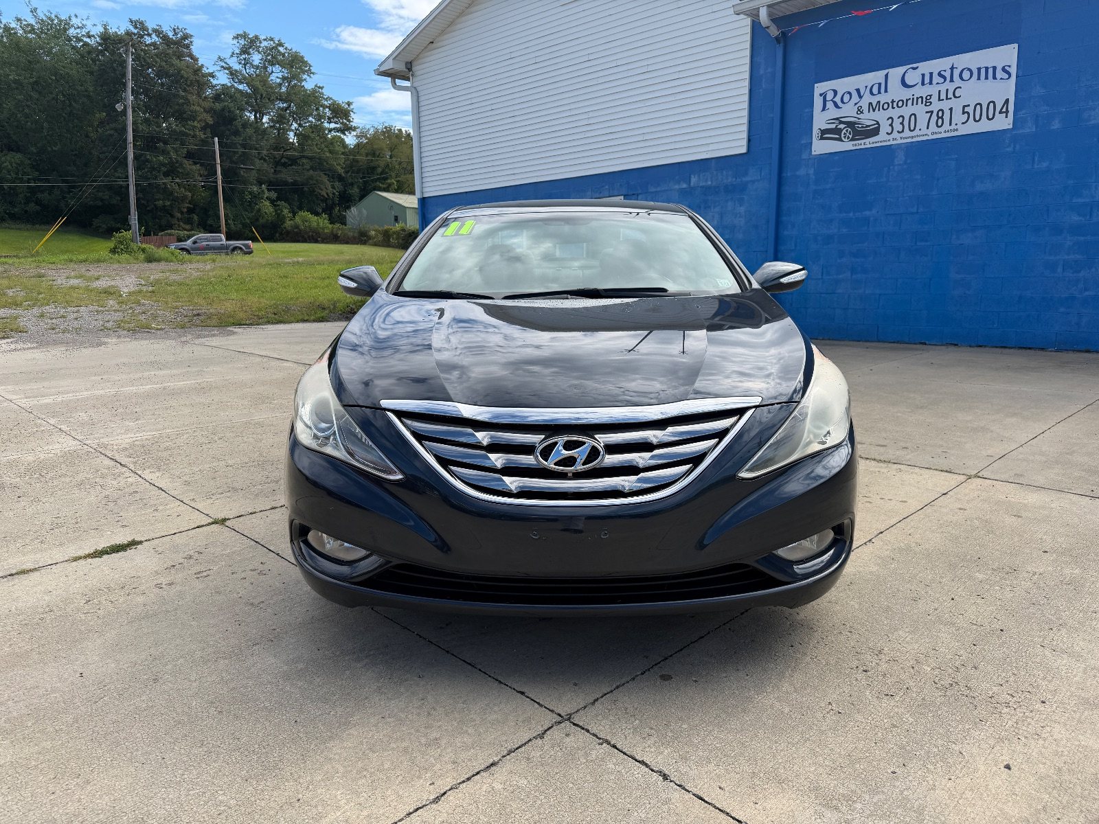 Vehicle photo 2