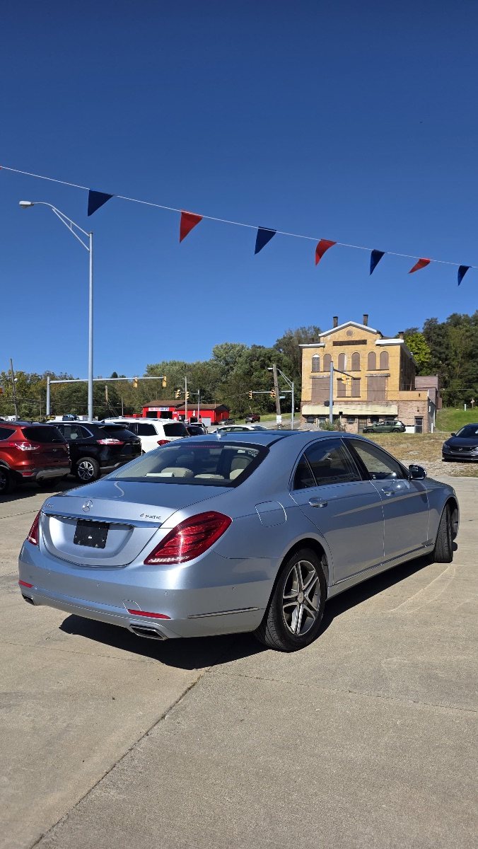 Vehicle photo 6