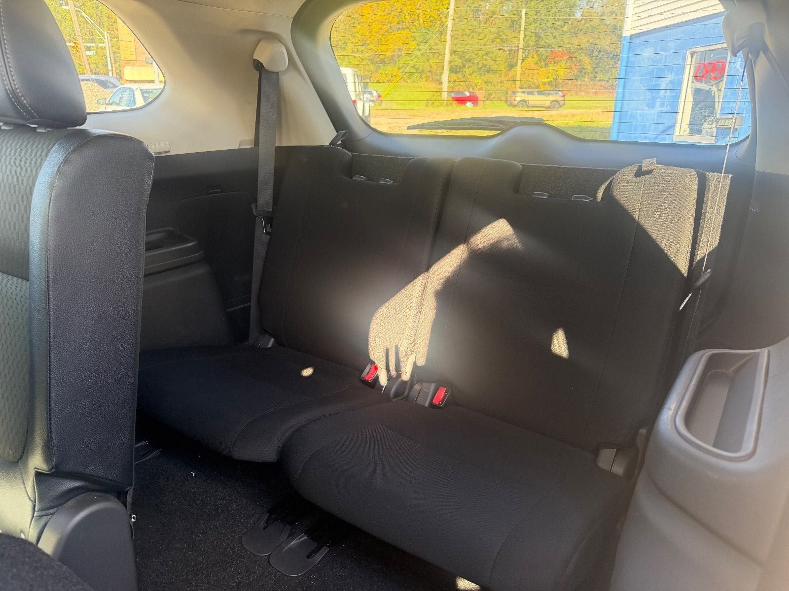 Vehicle photo 13