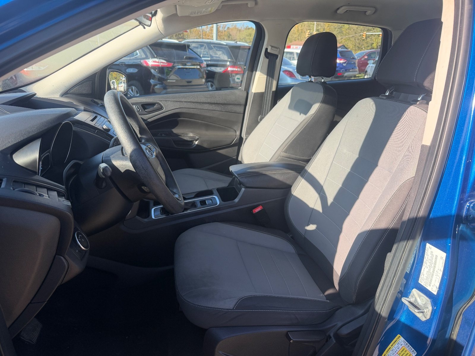Vehicle photo 7