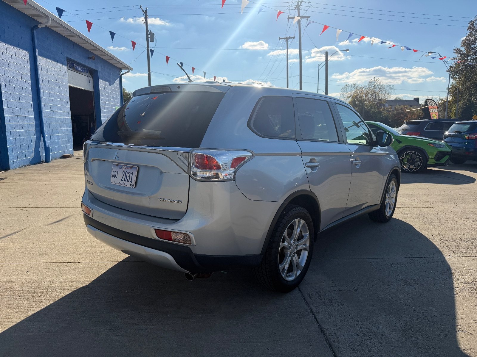 Vehicle photo 6