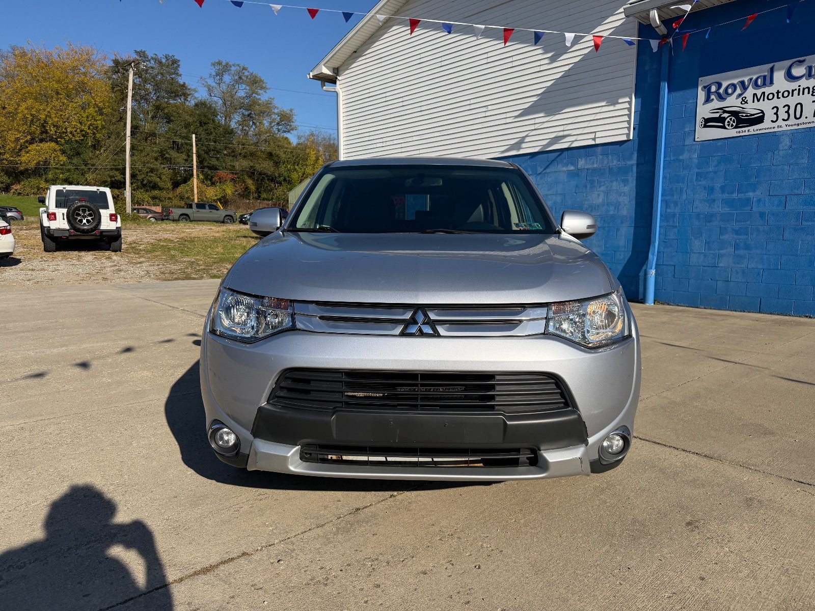 Vehicle photo 2