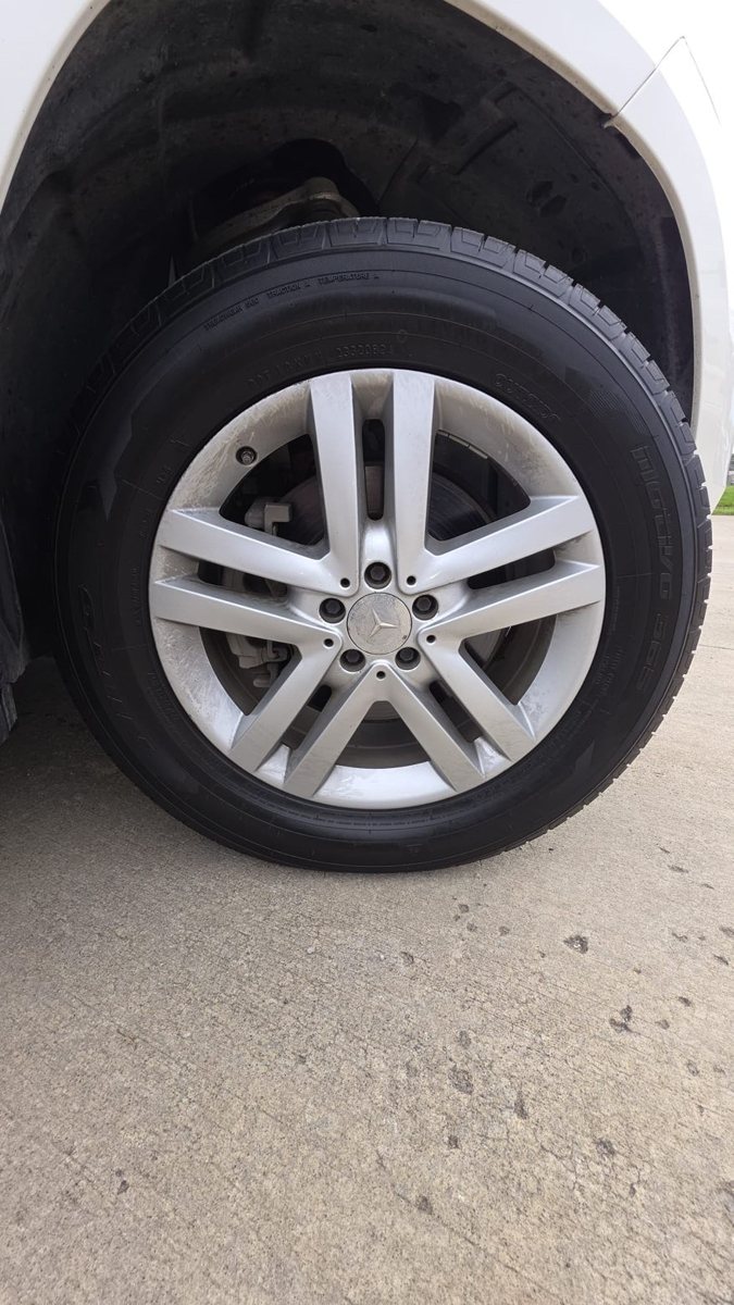 Vehicle photo 17
