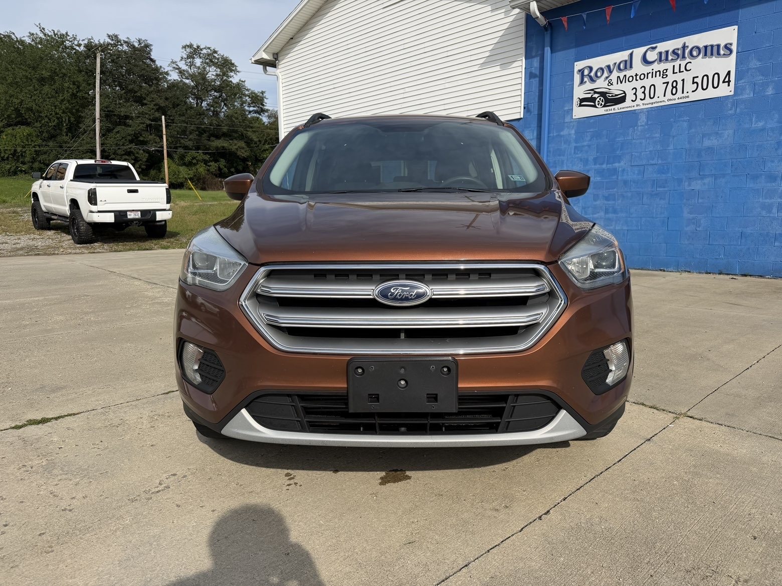 Vehicle photo 2