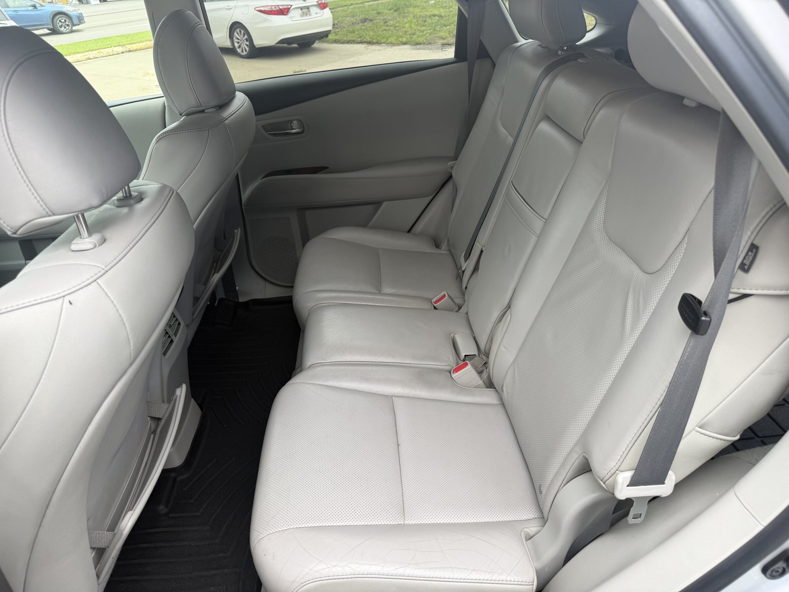 Vehicle photo 10
