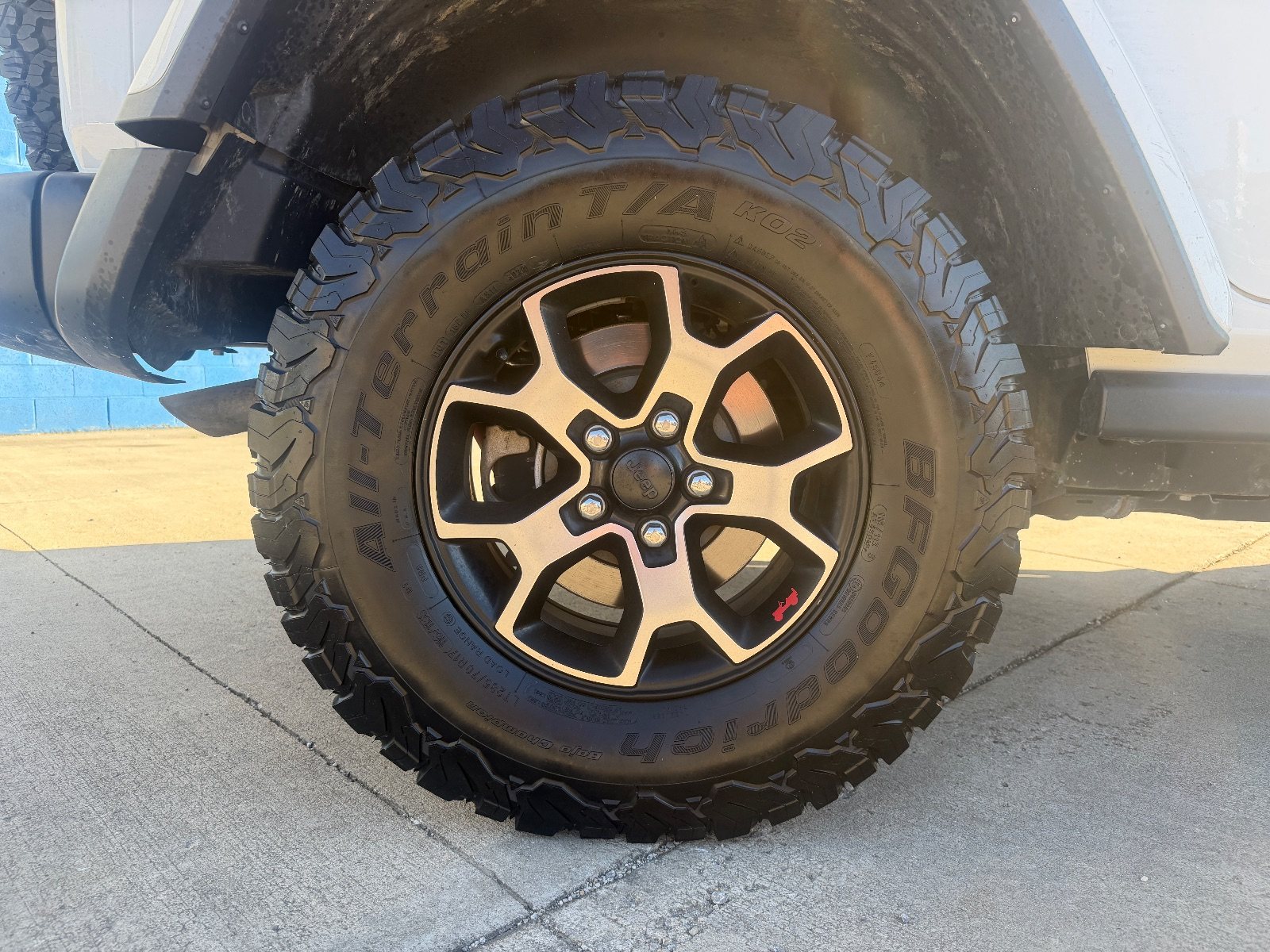 Vehicle photo 15