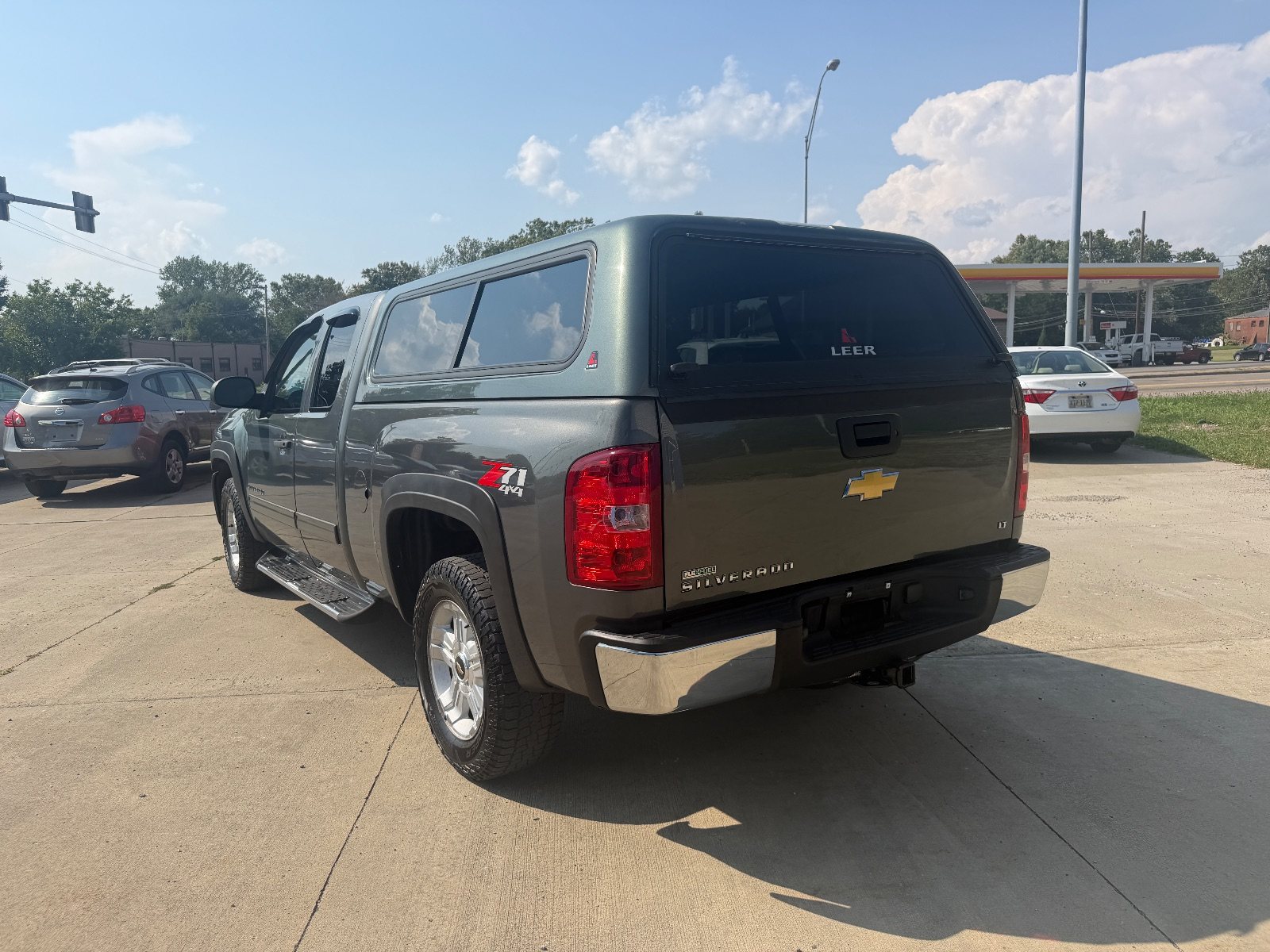 Vehicle photo 4