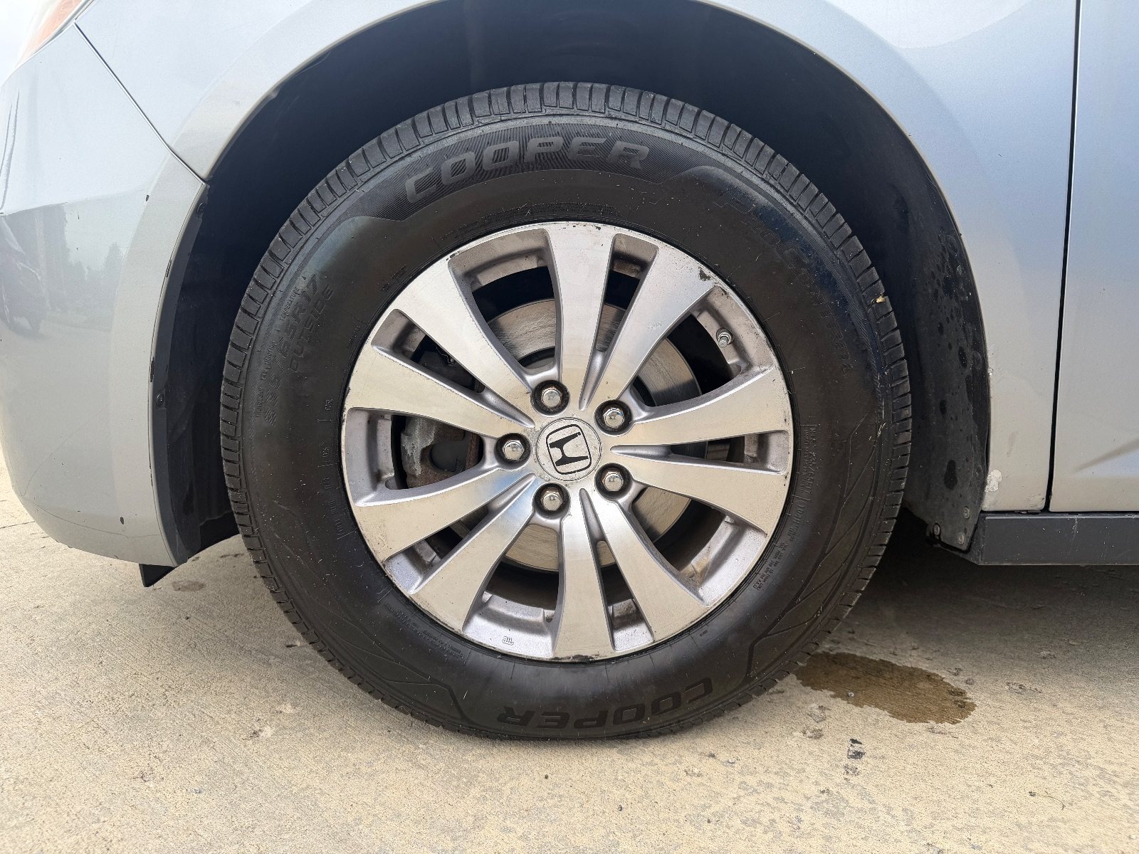 Vehicle photo 13