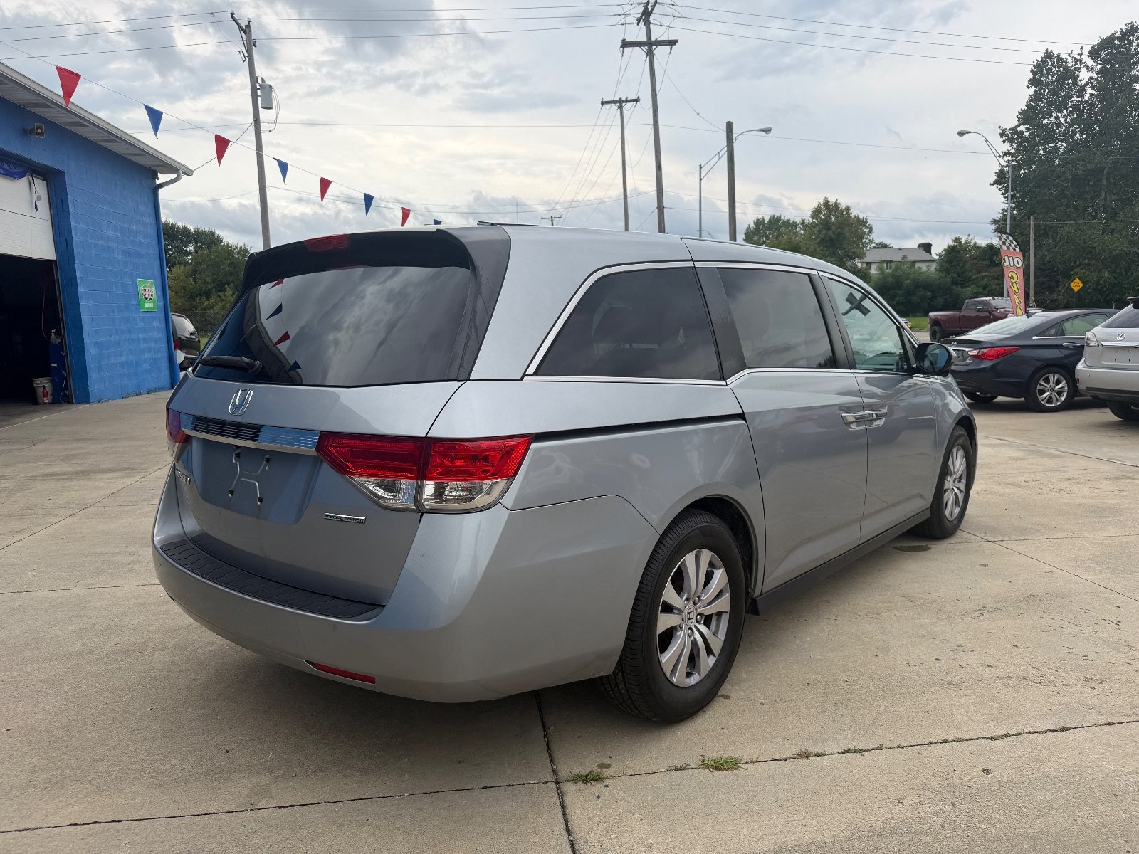 Vehicle photo 6