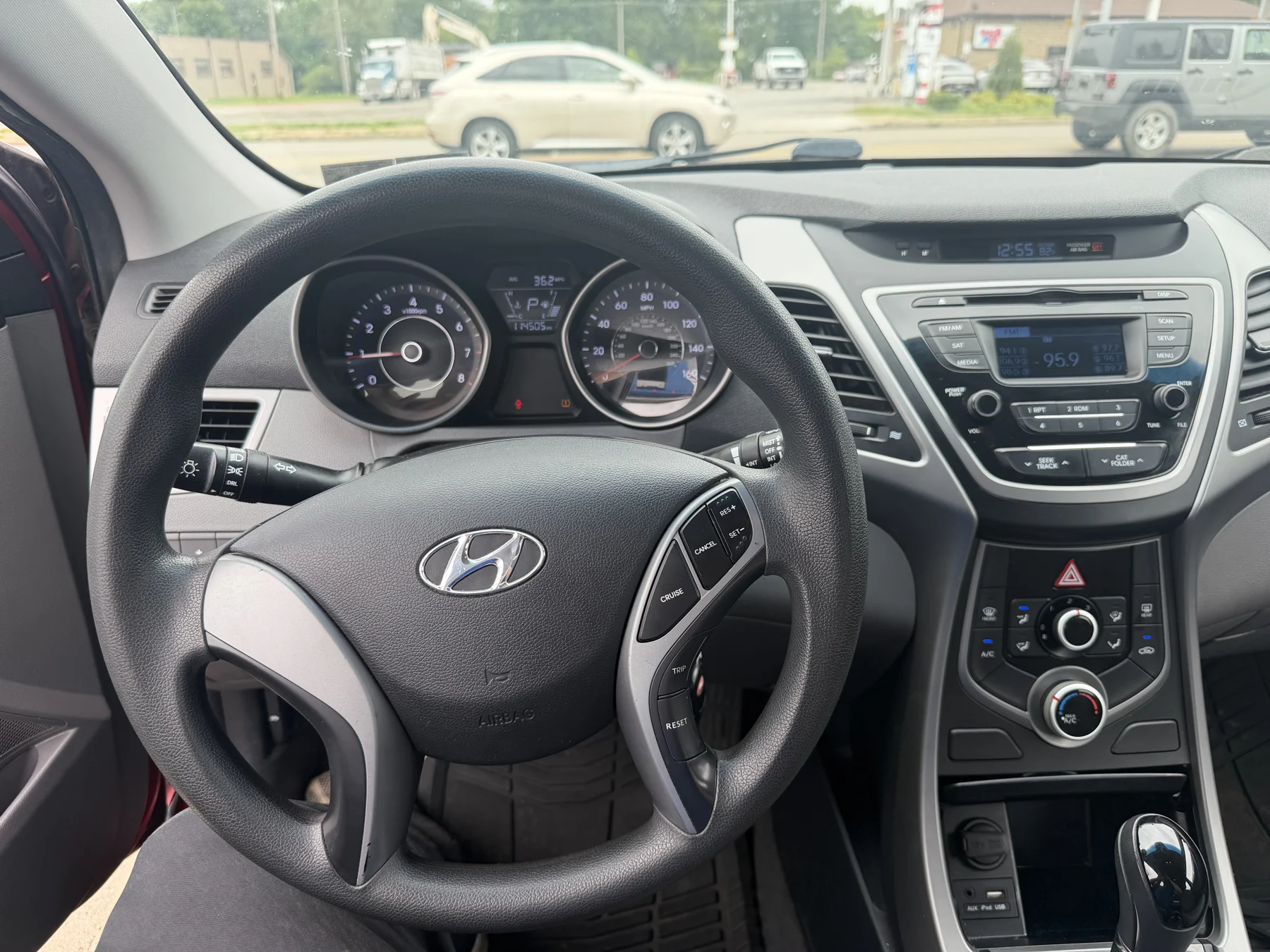 Vehicle photo 13