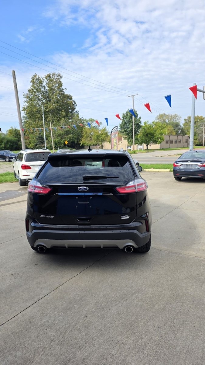 Vehicle photo 5