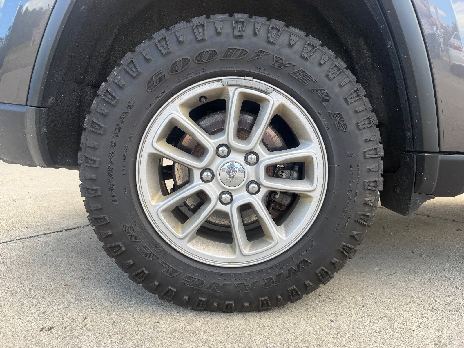 Vehicle photo 16