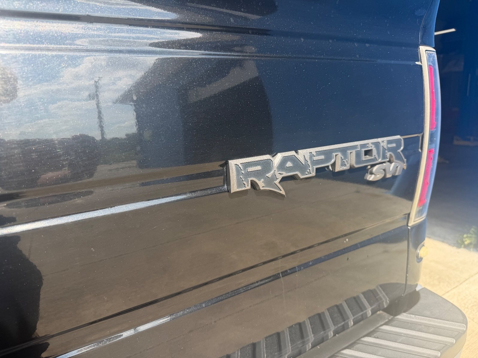 Vehicle photo 21