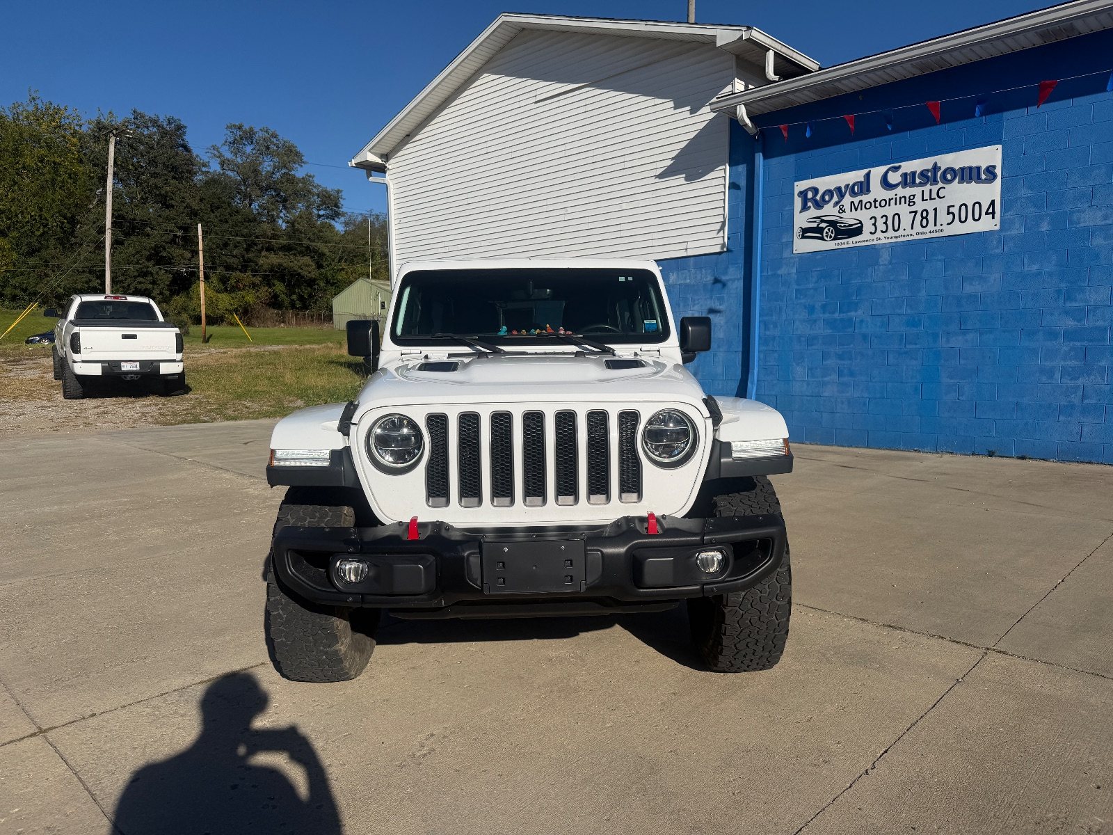 Vehicle photo 2