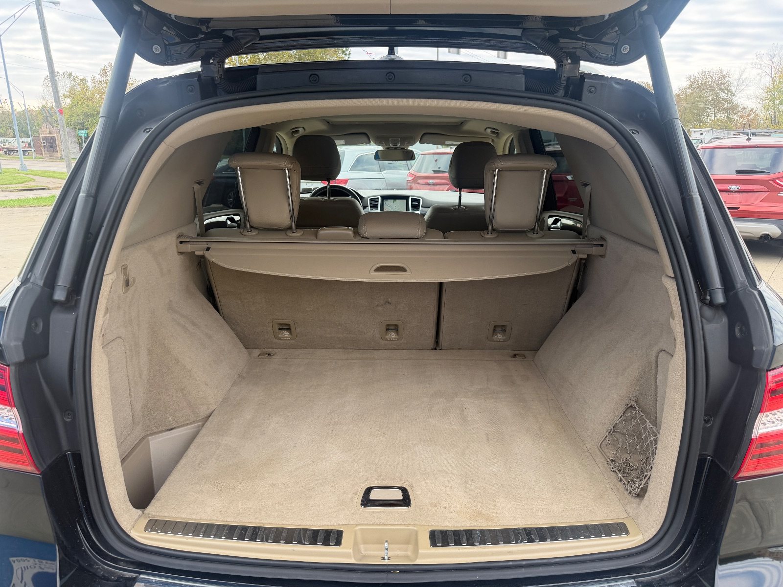 Vehicle photo 14