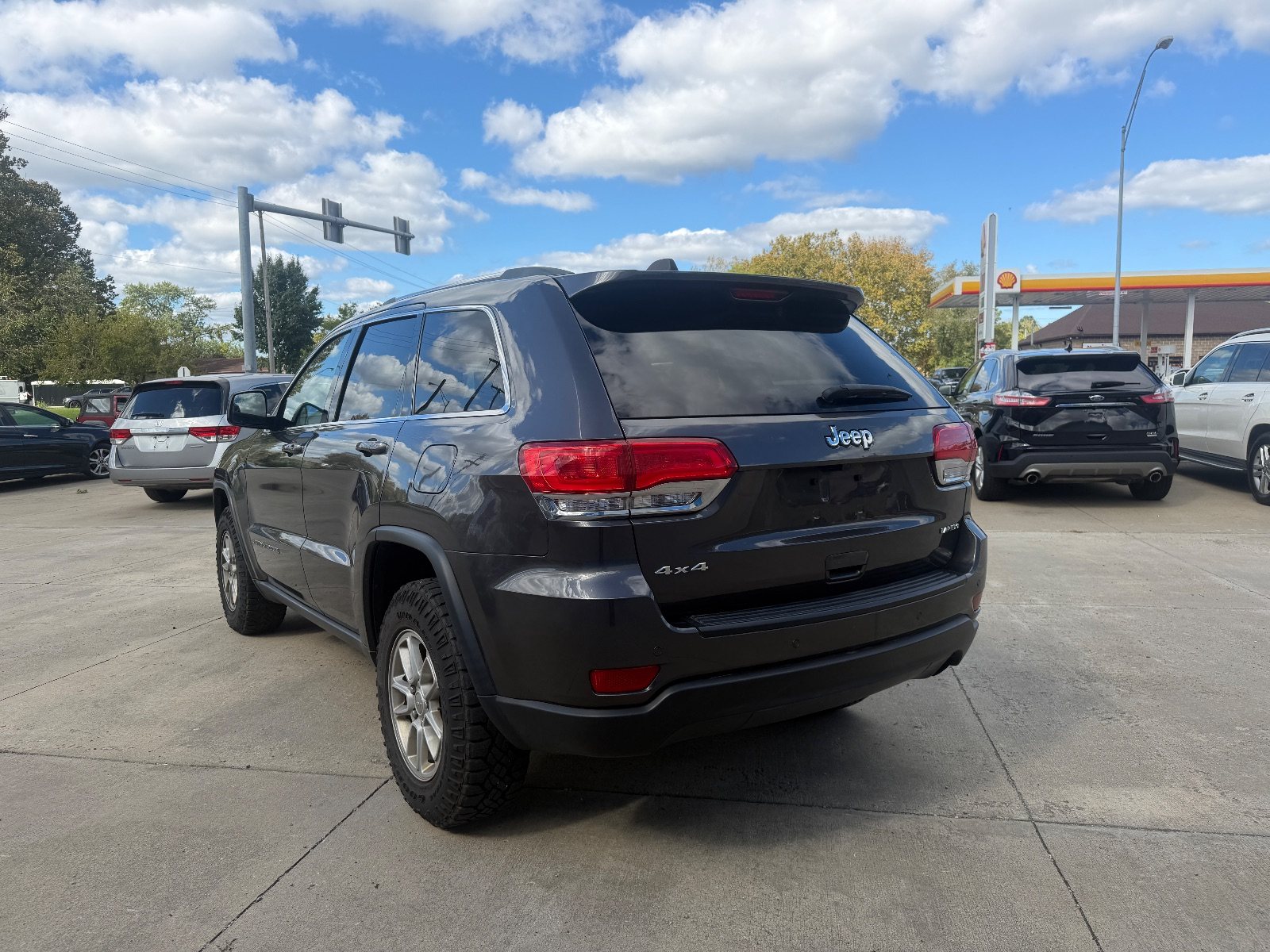 Vehicle photo 4