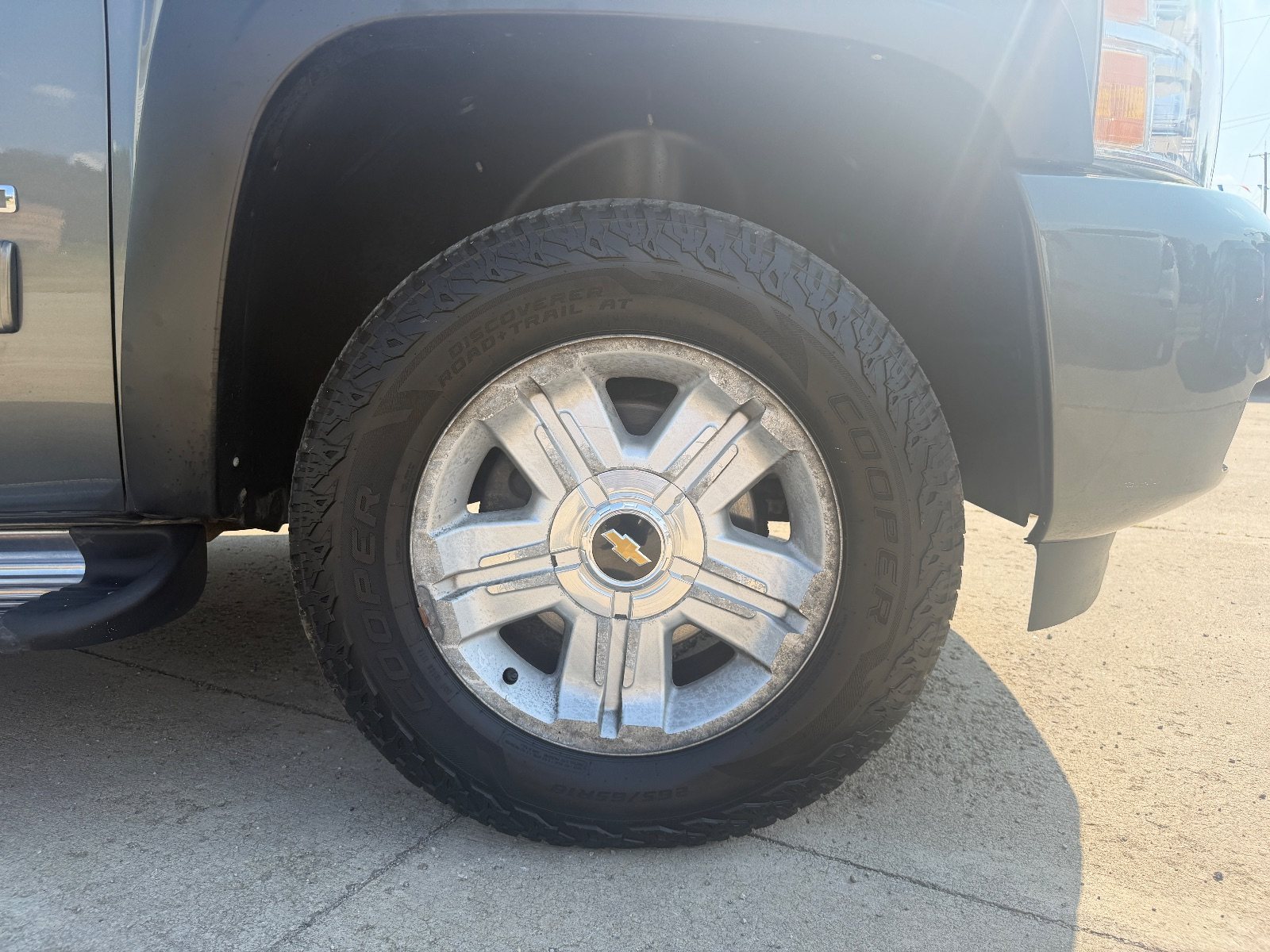 Vehicle photo 13